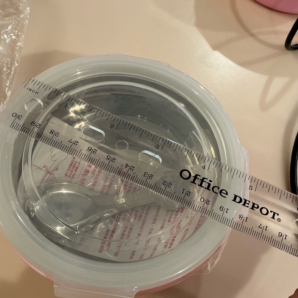 Sanrio Hello Kitty Stainless Steel Pink Bowl with Lid and Mini Spoons - Picture 9 of 11